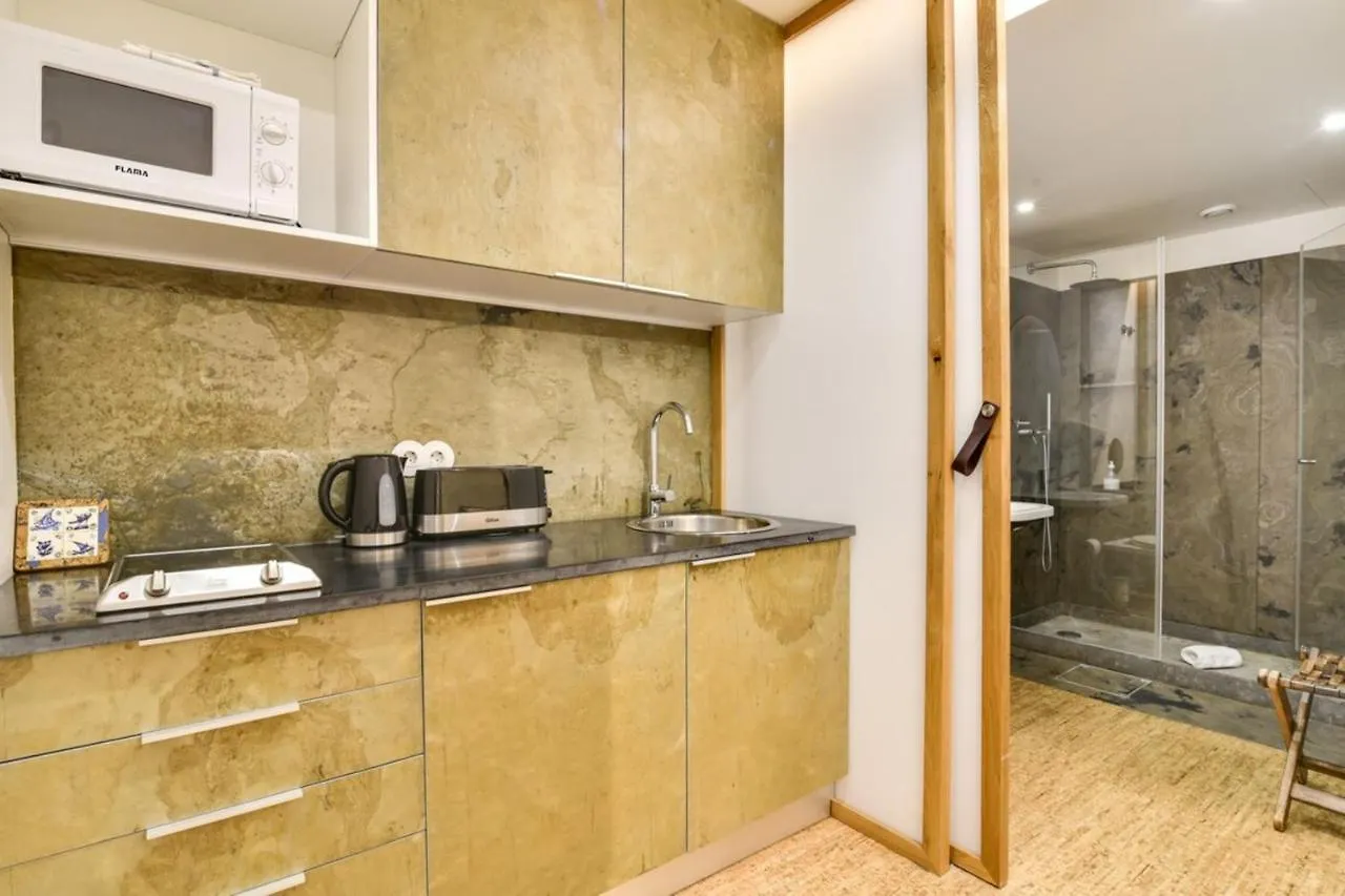 New Apartment With Easy Access In Traditional Area 리스본 포르투갈