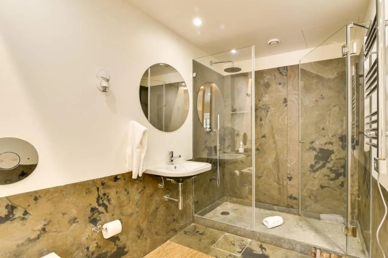 New Apartment With Easy Access In Traditional Area Lisbon