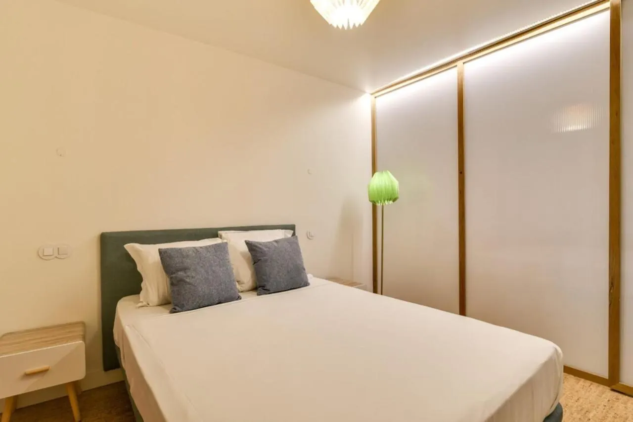 New Apartment With Easy Access In Traditional Area Lisbon