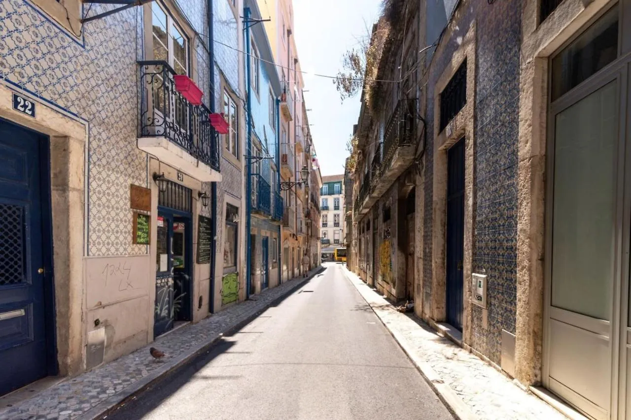 New Apartment With Easy Access In Traditional Area Lisbon Portugal
